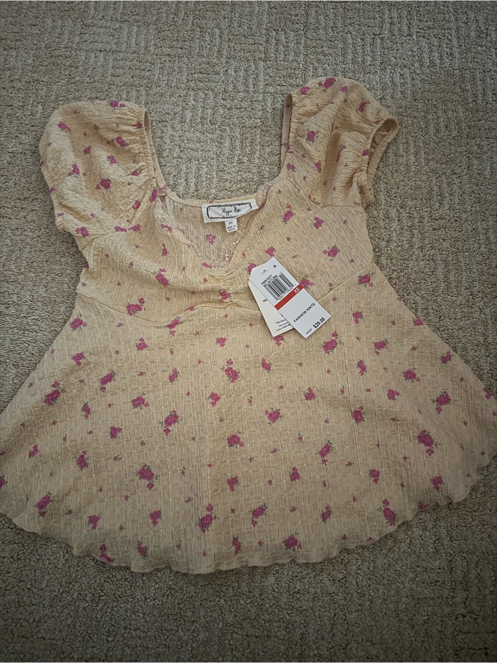 Hippe Rose Beige Floral Puff-Sleeve Top with Pink Blossoms